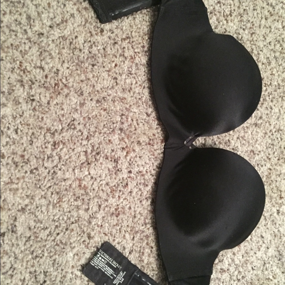 VS bombshell strapless push up bra size 34B